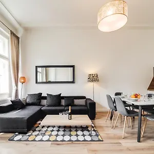 Charles Bridge - 3 Bedroom - Old Town , Prague Czech Republic